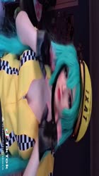 608x1080
