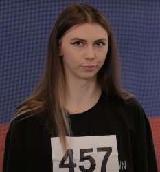 677x725