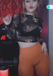 748x1080