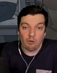 521x669