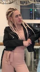 576x1028