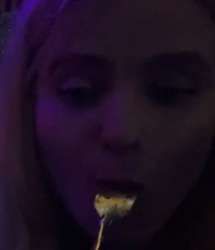 367x426