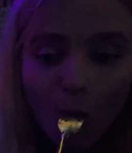 367x426