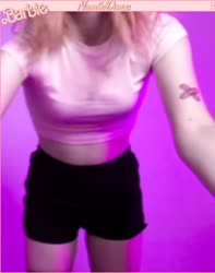 560x708
