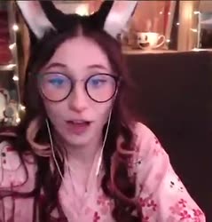 370x386