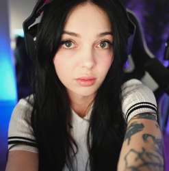 927x936