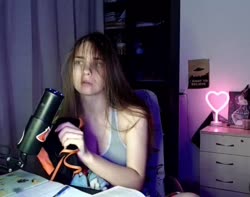 912x720