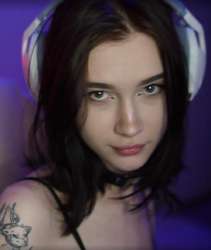 782x925