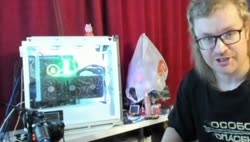 560x320
