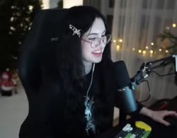 370x290