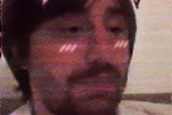 716x480