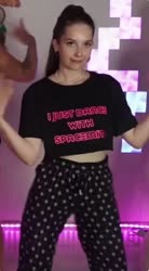 466x842