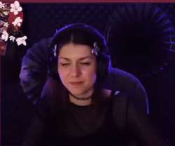 382x318