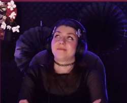 380x311
