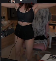 636x692