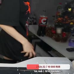 702x698