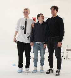 616x681
