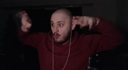 640x352