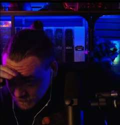301x313