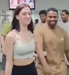 389x421