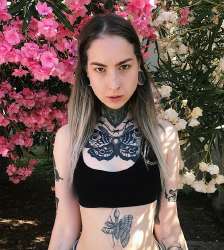735x817