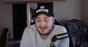 586x320