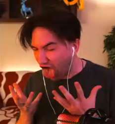 581x625