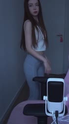 606x1080
