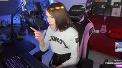 836x470