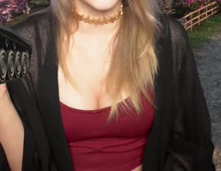 720x556