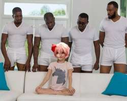 808x648