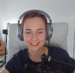399x389