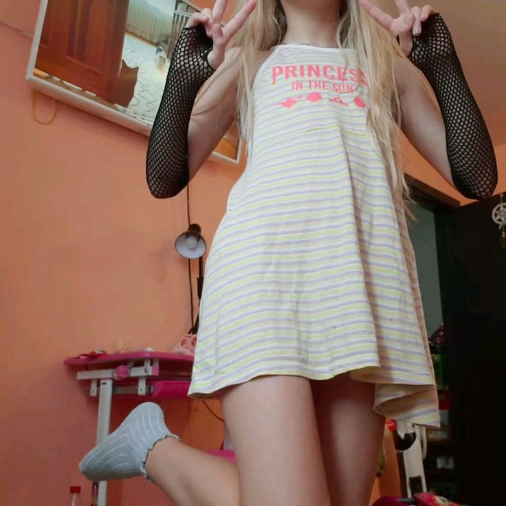736x736