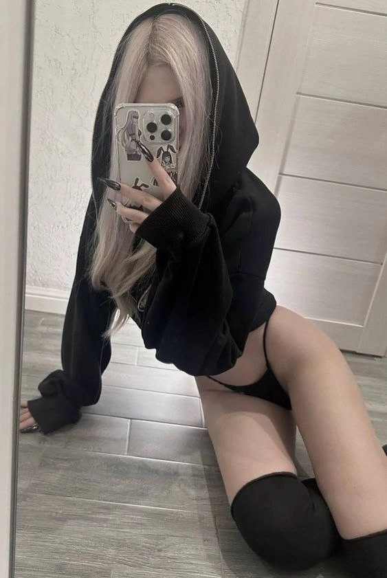 563x841