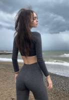 560x806