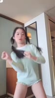 506x898