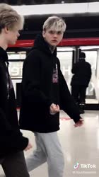576x1024