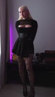 596x1028