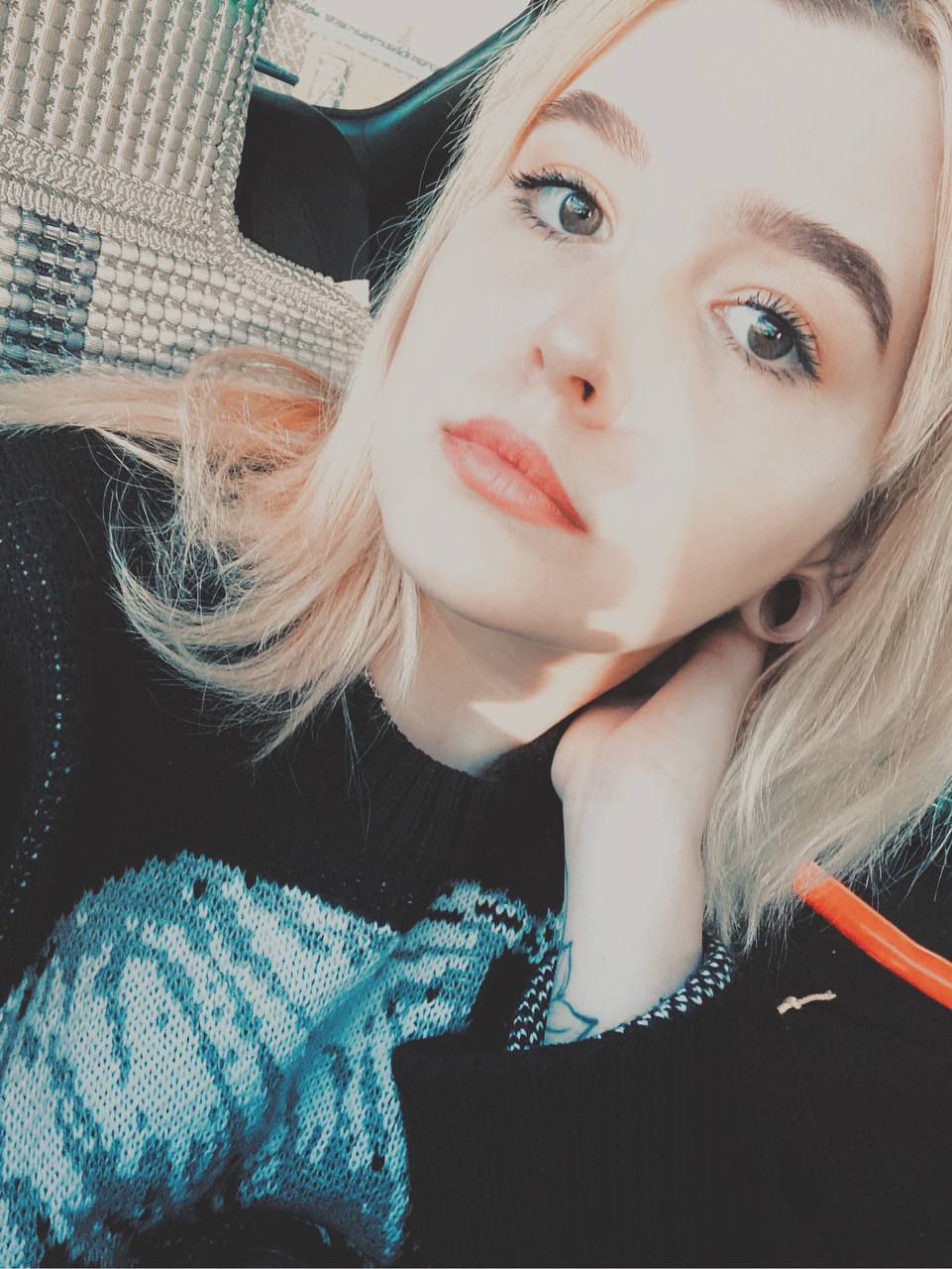 961x1280