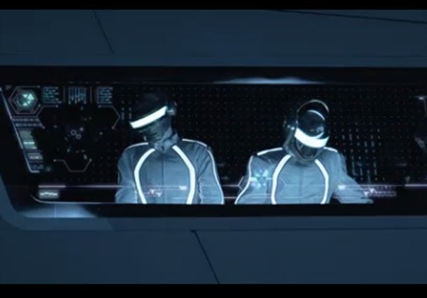 608x424